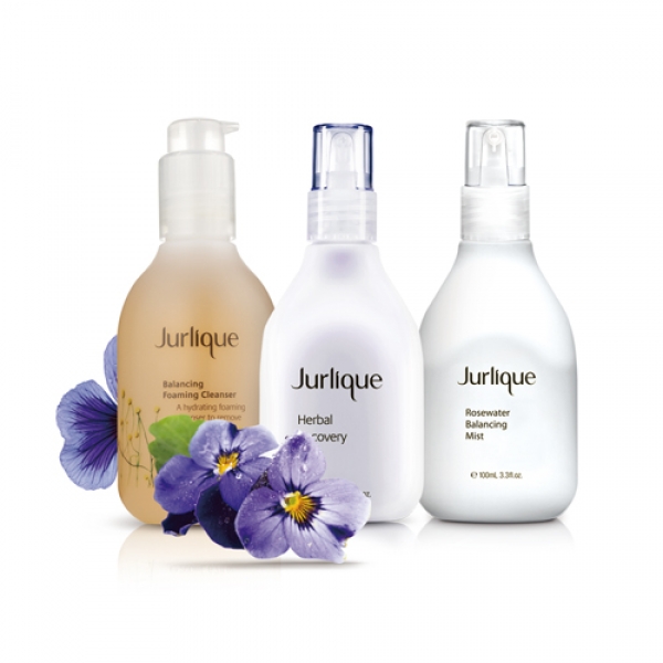Jurlique 活能菁萃/活能舒緩菁萃100ml+明星活膚露100ml(任選玫瑰/柑橘/薰衣草/洋甘菊)+活機潔膚露200ml。原價:NTD8,600/優惠價:NTD7,150。