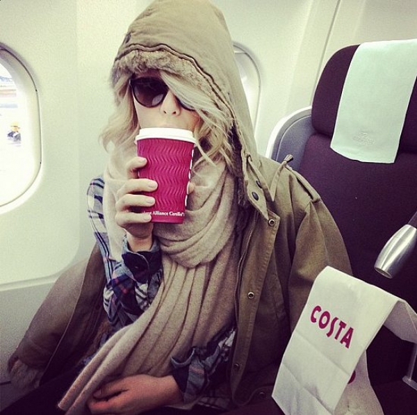 茱莉安哈克Julianne Hough旅行時也一樣執行適量的飲食習慣,不放縱是她維持身材的關鍵。
