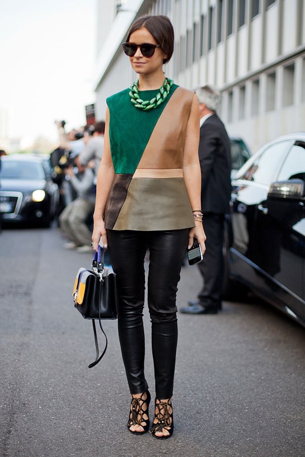 俄羅斯街拍之神Miroslava Duma的俐落低馬尾造型。