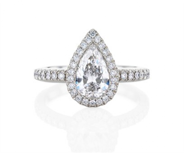 De Beers Aura梨型單顆鑽石戒指