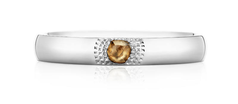 De Beers Talisman You & Me 白K金戒環 (3mm)。