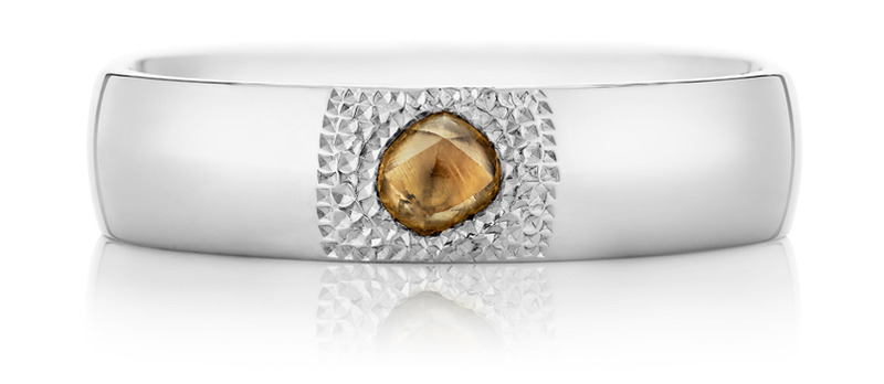 De Beers Talisman You & Me 白K金戒環 (5mm)。