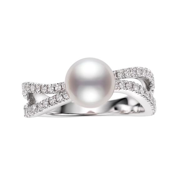 MIKIMOTO Day and Night 系列,日本Akoya珍珠18K白金鑽石戒指,93,000元。