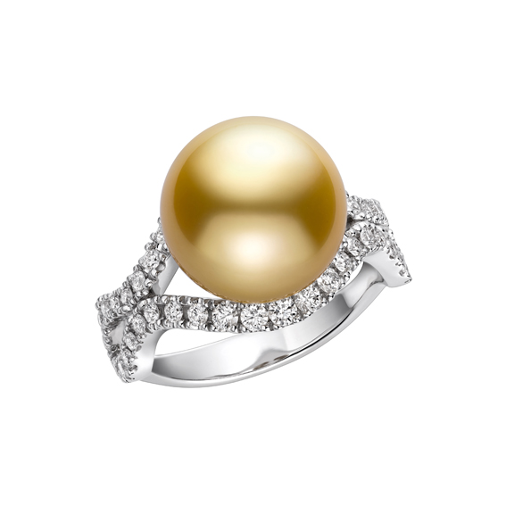 MIKIMOTO Day and Night 系列,南洋黃金珍珠18K白金鑽石戒指,258,000元。